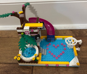 LEGO FRIENDS: Heartlake City Pool (41008)-complete with manual-gently used