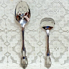 Oneida Community Brahms Hostess Serving Set Pierced 18/8 Stainless Crocker 2 Pcs