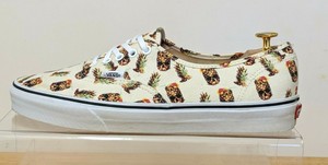 pineapple skull vans