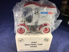 D1-17 ERTL 1:25 SCALE DIE CAST BANK - 1905 DELIVERY CAR - NIB - SERVISTAR