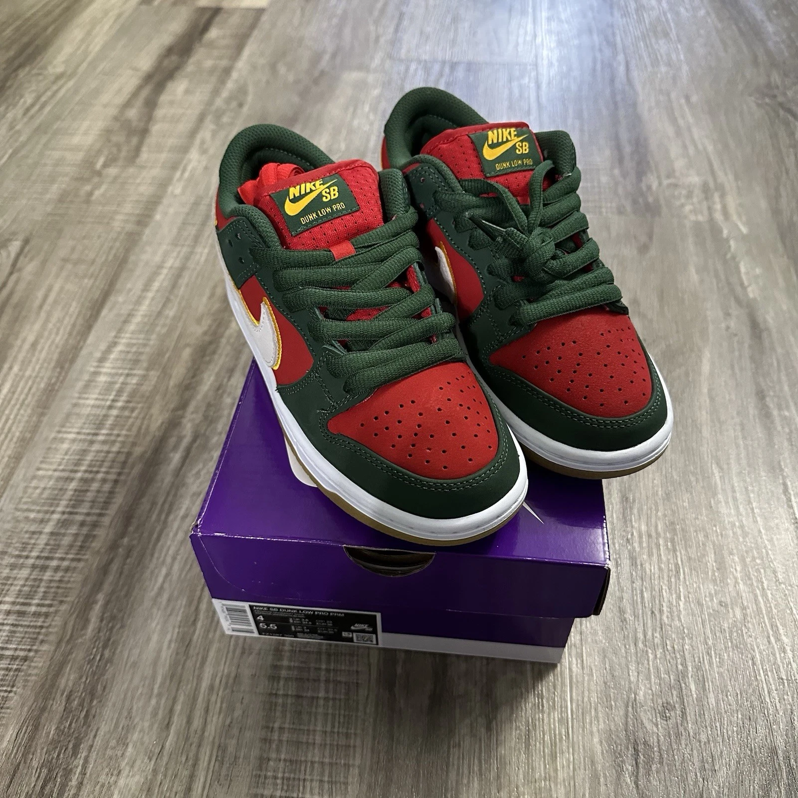 Nike SB Dunk Low Pro PRM Premium Seattle Supersonics FZ1287 300 da uomo taglia 4