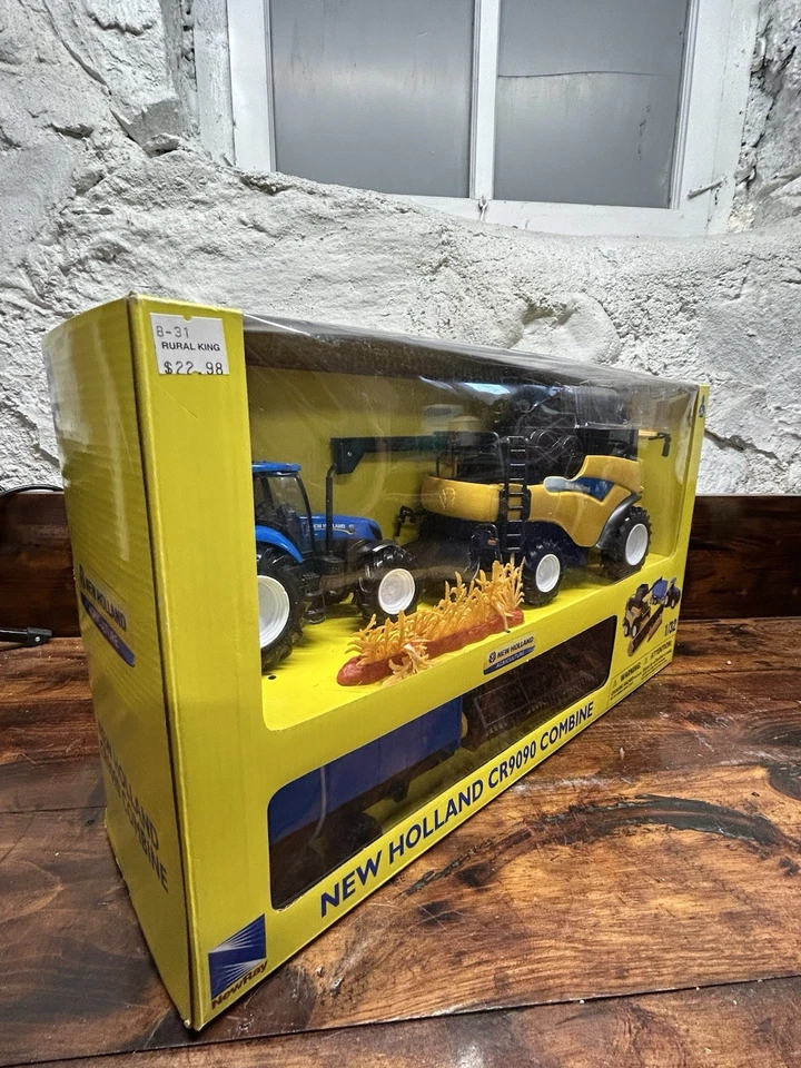 Cosechadora New Holland CR9090 1/32 y tractor agrícola T7.270 (plástico) Foto 2 de 4
