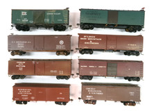 8 HO boxcars lot 1375