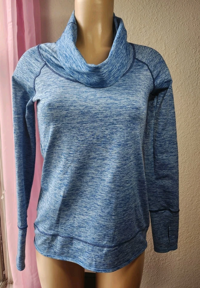 Top deportivo Reebok pequeño azul capucha cuello pulóver manga larga agujeros para el pulgar nuevo sin etiquetas  Foto 2 de 4