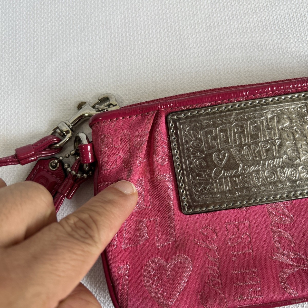 Coach Poppy Pink Silver Small Wristlet Monogram. 👀 | eBay