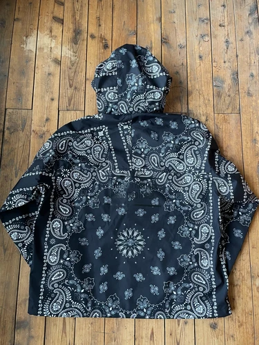 NEW MIHARA YASUHIRO x GU Mountain Parka 3 Layer Paisley Black Small (S) UNIQULO image 4