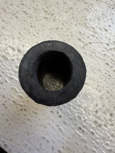 NOS 1973-86 Chevrolet GMC K10 K20 K30 Truck Front Spring Shackle Bushing 3975203 - Picture 3 of 5