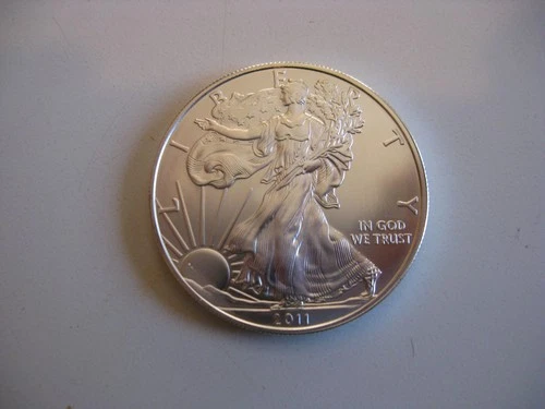 Walking Liberty 1oz. Fine Silver Coin .999 - US MINT 2011 - In God We Trust