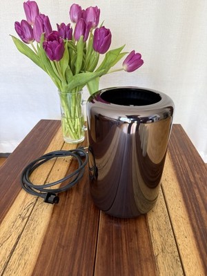 Apple Mac Pro (Late 2013) | 6-Core 3,5GHz | AMD FirePro D500 | 16GB RAM | 256GB
