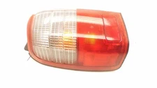 01-02 TOYOTA 4RUNNER PASSENGER SIDE REAR RIGHT TAIL LIGHT ASSEMBLY 