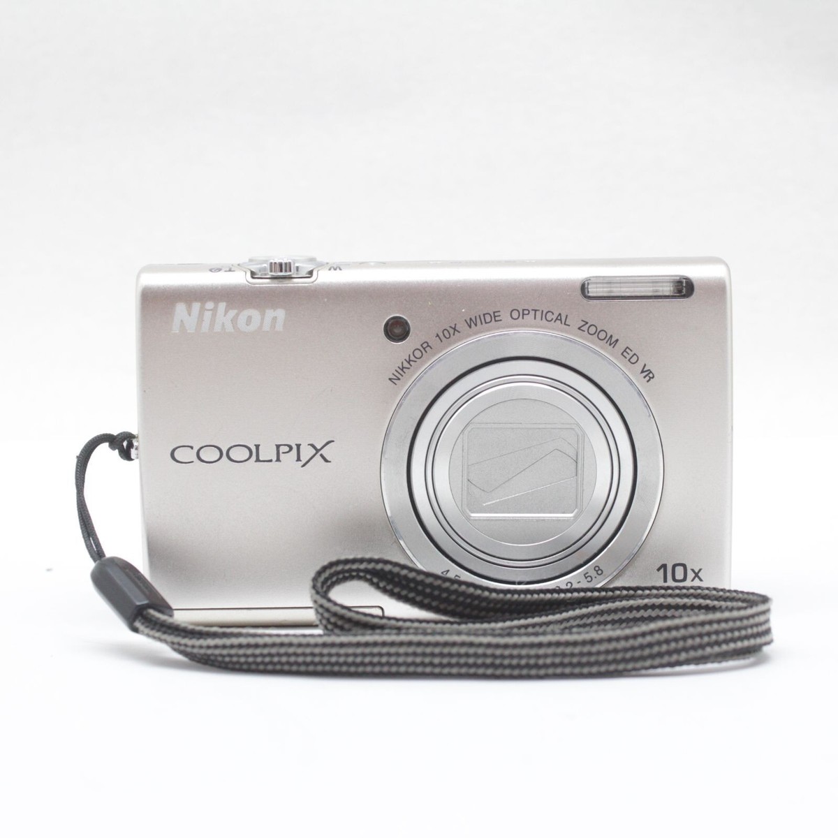 Nikon COOLPIX S6200 Silver 16.0MP 10x Digital Camera used