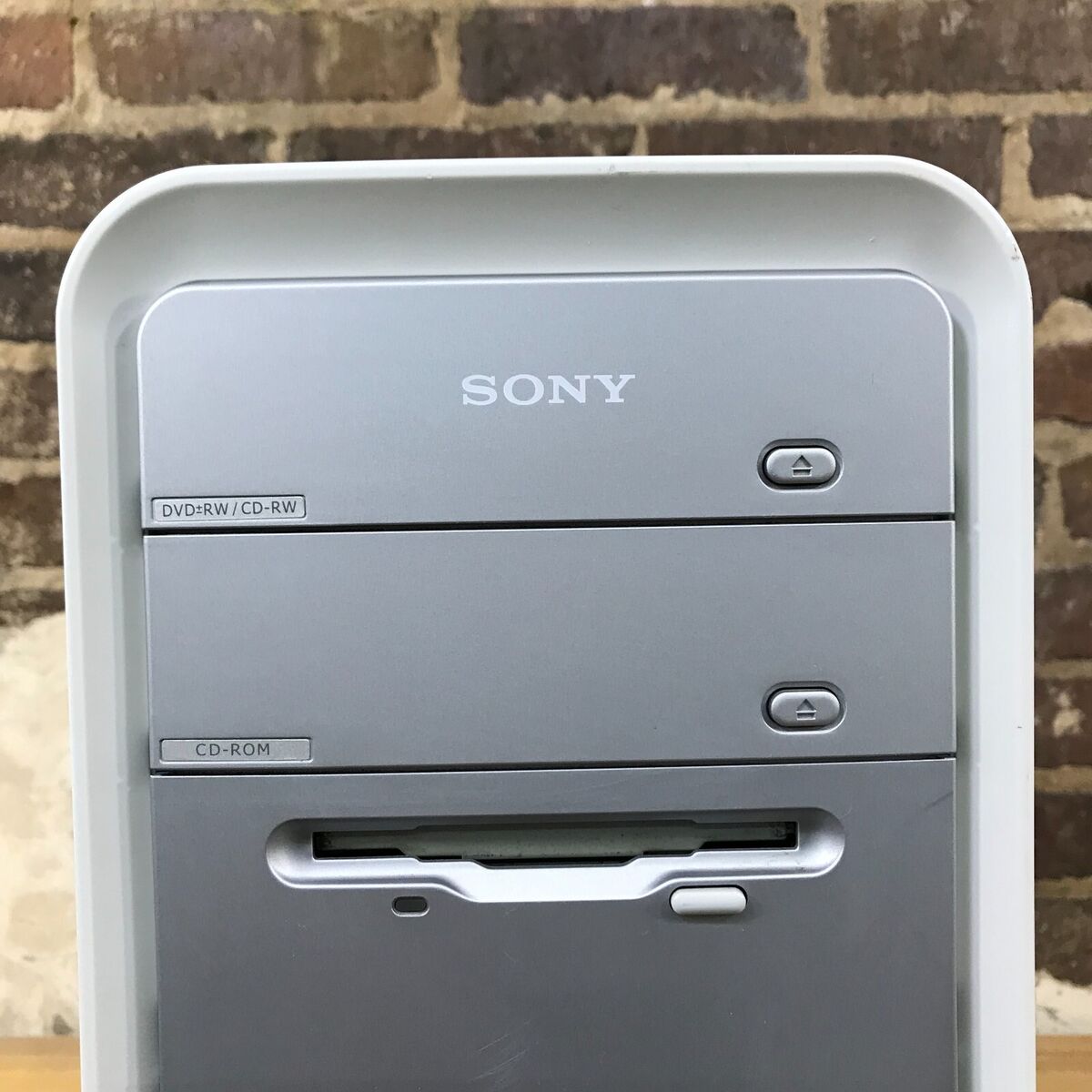 Sony VAIO PCV-2253 PC for Retro Gaming Pentium 4 2.80Hz 1GB Sony VAIO PCV-2253 PC for Retro Gaming Pentium 4 2.80Hz 1GB