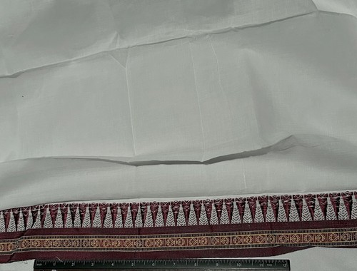 Bufanda Tejida Blanca con Bordes Tejidos de Colores, 100% Algodón, 36" x 72" (SM-1001) - Imagen 2 de 3