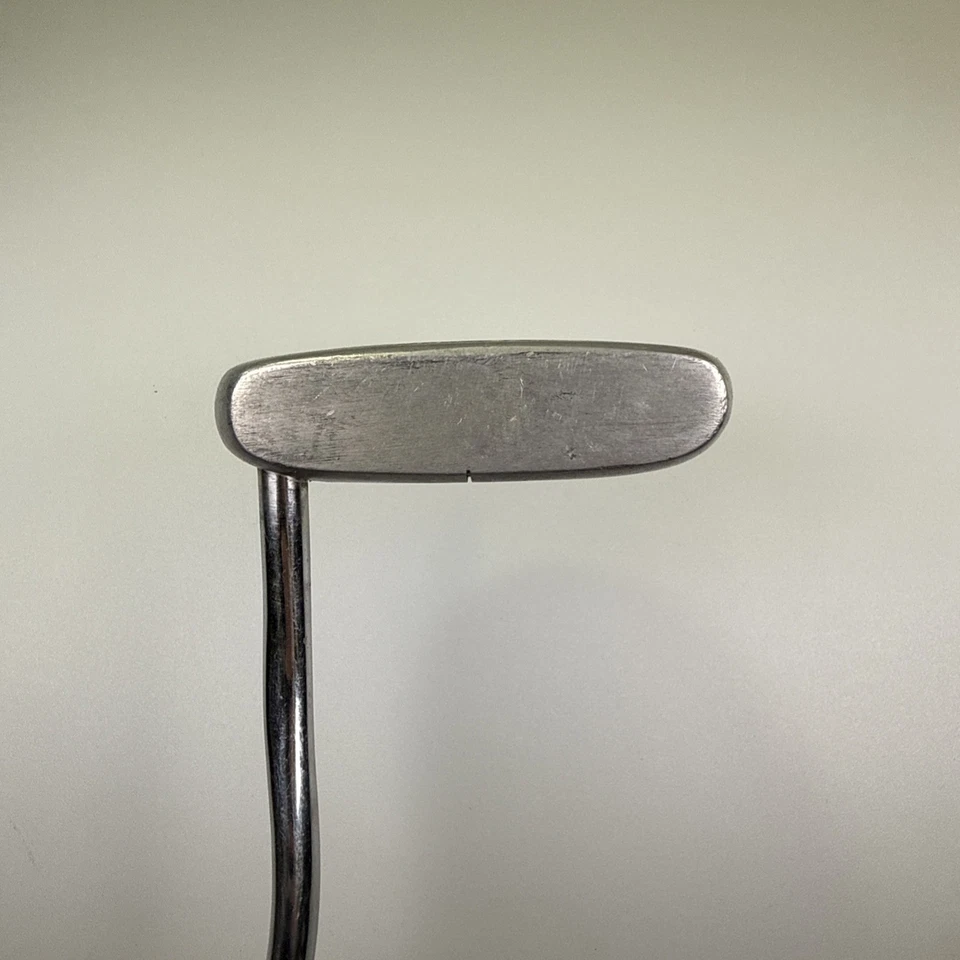 Slotline Golf Model FS1 Right handed Putter. 32” Long  - Image 2 of 4
