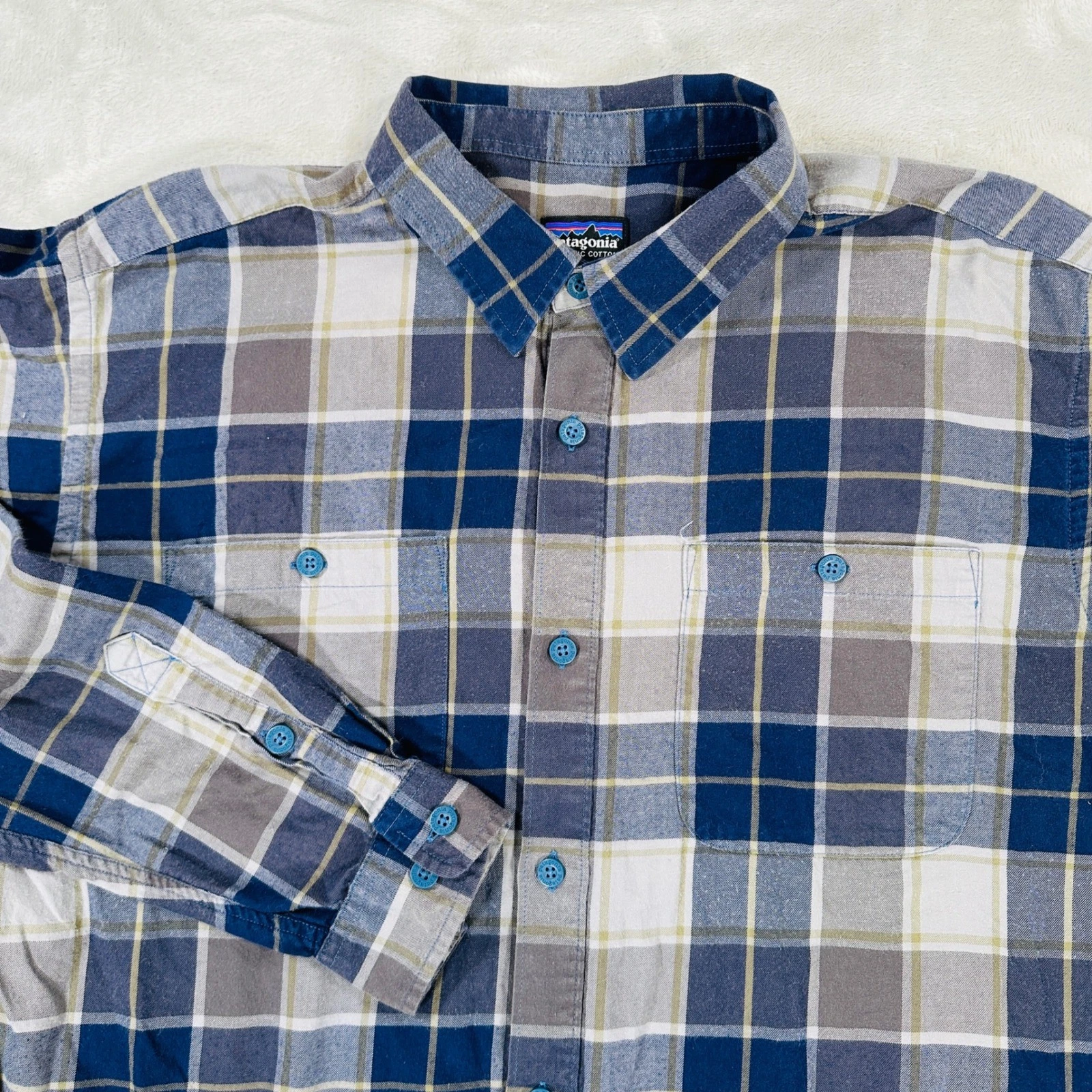 Patagonia Button Up Lightweight Flannel Plaid Cotton Men's L Outdoors Navy Gray