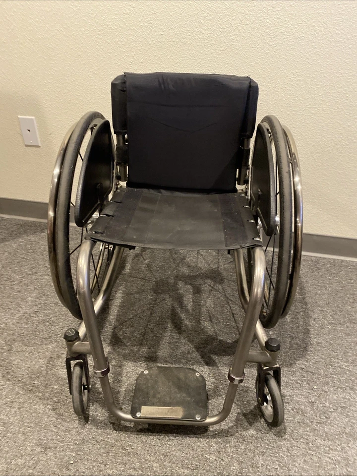 Tilite TR -c wheelchair 14x15 SPINERGY WHEELS 2004 Light Weight - Image 3 of 4