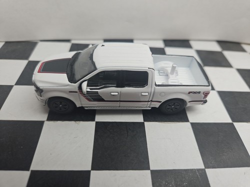 1:64 Custom 2220 XL Ford F150 4WD truck Pickup Farm Greenlight 4x4 hitch & tow - 第 7/9 張圖片
