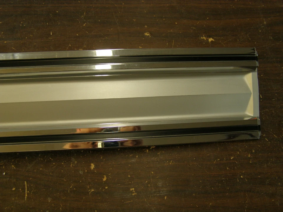 NOS OEM 1965 Buick Special Tail Panel Moulding Ornament Trim Emblem Sedan Conv. - Image 4 of 4