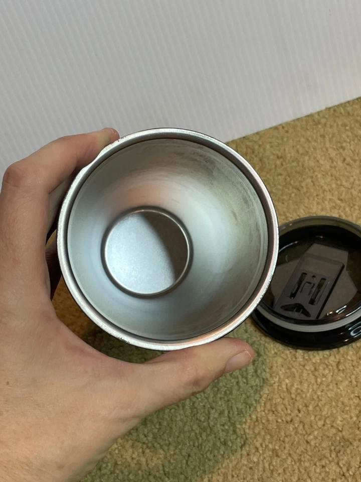 Taza de café con aislamiento de acero inoxidable Corkcle Marvel de 24 oz negra Foto 4 de 4