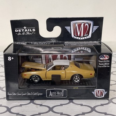 Castline M2 Machines 1/64 Scale R32 - 1971 Dodge Charger SE 383 - Mustard/White