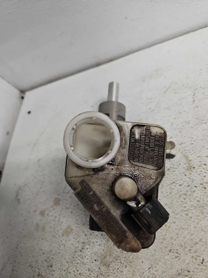 Cilindro maestro de freno Jaguar X-Type 2002-2006 OEM Foto 2 de 4