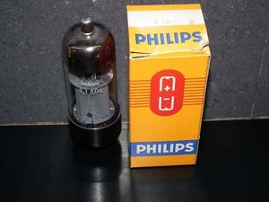 Lampe électronique Miniwatt E130L Neuve Sous Blister, Tube NOS