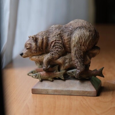Mill Creek Studios Bear Sculpture by Danny Edwards 2004 - Grizzly with Salmon