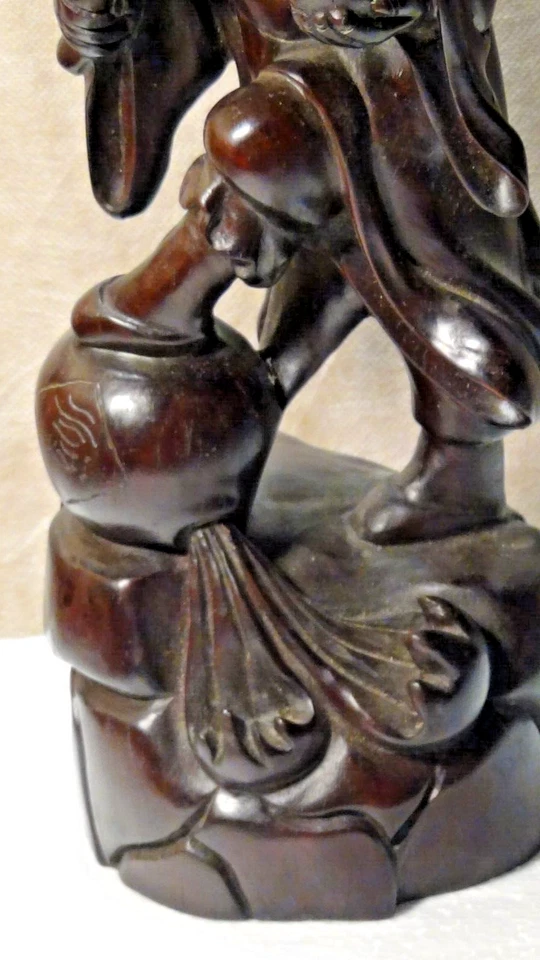 ANTIGUA ESTATUA DE GUARDIA INMORTAL TALLADA EN MADERA DE HIERRO COREANO 19c y rui, firmada Foto 4 de 4