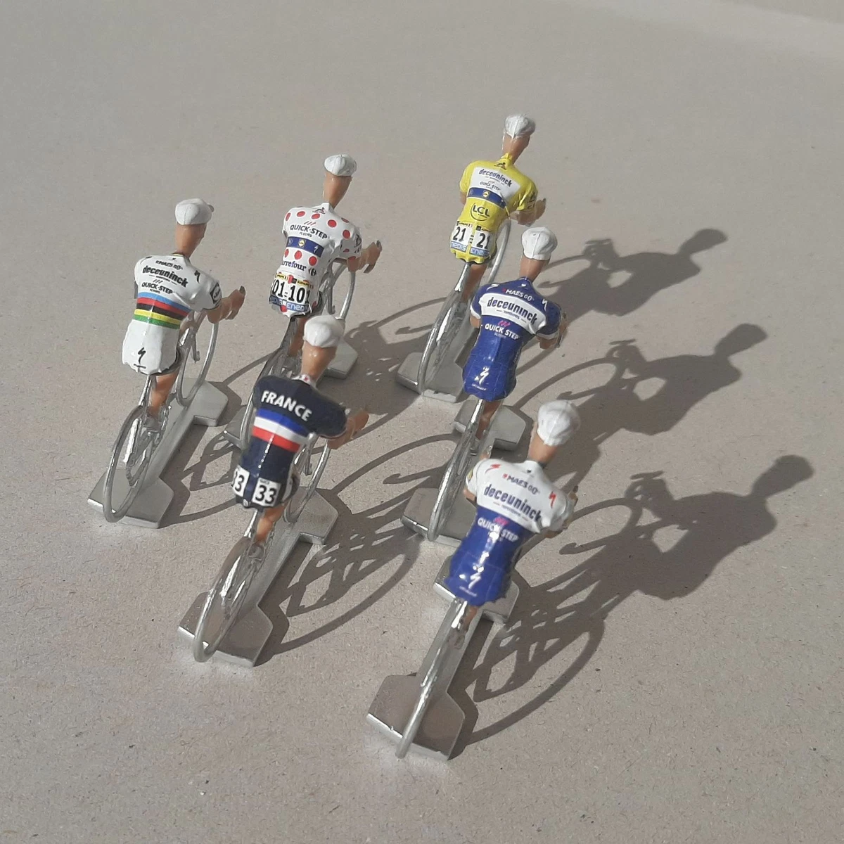 Lot de 6 cyclistes miniatures Julian Alaphilippe Echelle 1 32
