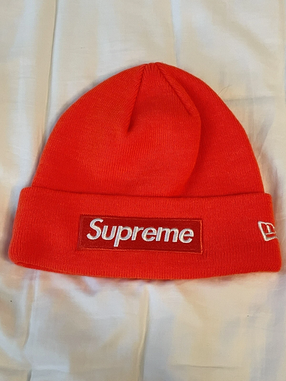 Bonnet Supreme x New Era World Famous Box logo corail brillant FW18