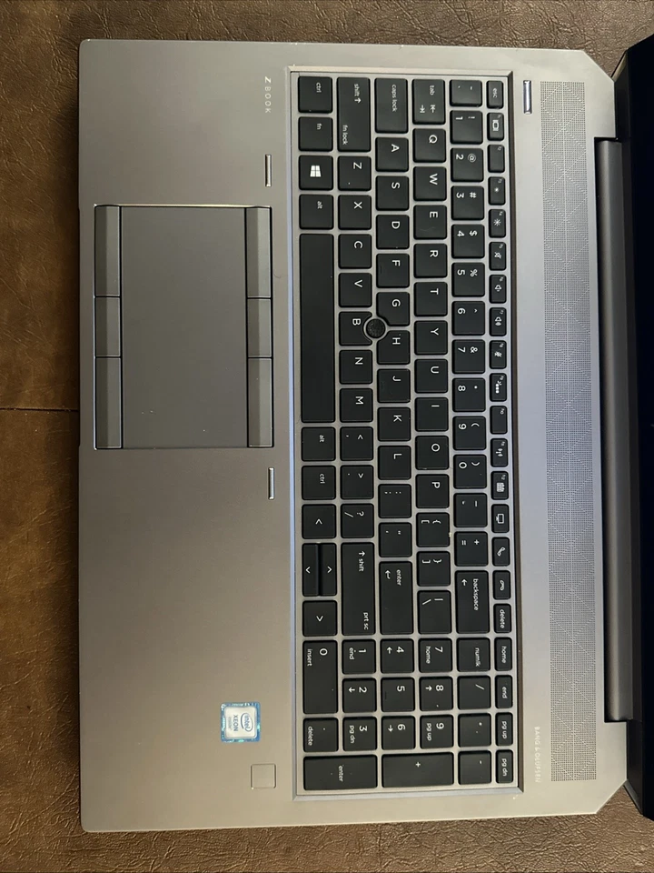HP ZBook 15 G5 Xeon E-2176M @2,70 GHz 512 GB 16 GB Win10Pro 4RA10UT Quadro P2000 Foto 4 de 4