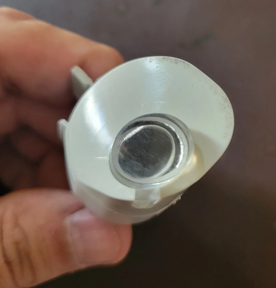 Land Rover Range Rover Right Side Mirror Puddle Plug and Lamp USED - Imagem 2 de 4