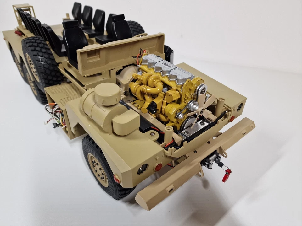 Amewi 22428 Rc US-Miltitärfahrzeug MRAP 6x6 1:12 Licht Sound 6WD 2Gang Militär - Bild 3 von 4