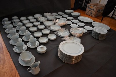 Noritake Fidelity 8003 W81 Porcelain Dinner Set Light Blue Service