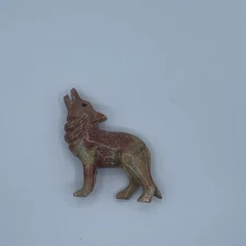 Howling wolf domolite figurine coyote spirit animal hand carved in Peru 1970s