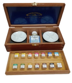 Winsor and Newton Artists Water Colour Wooden Box Set 14 Half Pans Boxed