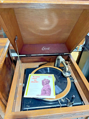 Antique Edison Model C150 Diamond Disc Phonograph Record Player