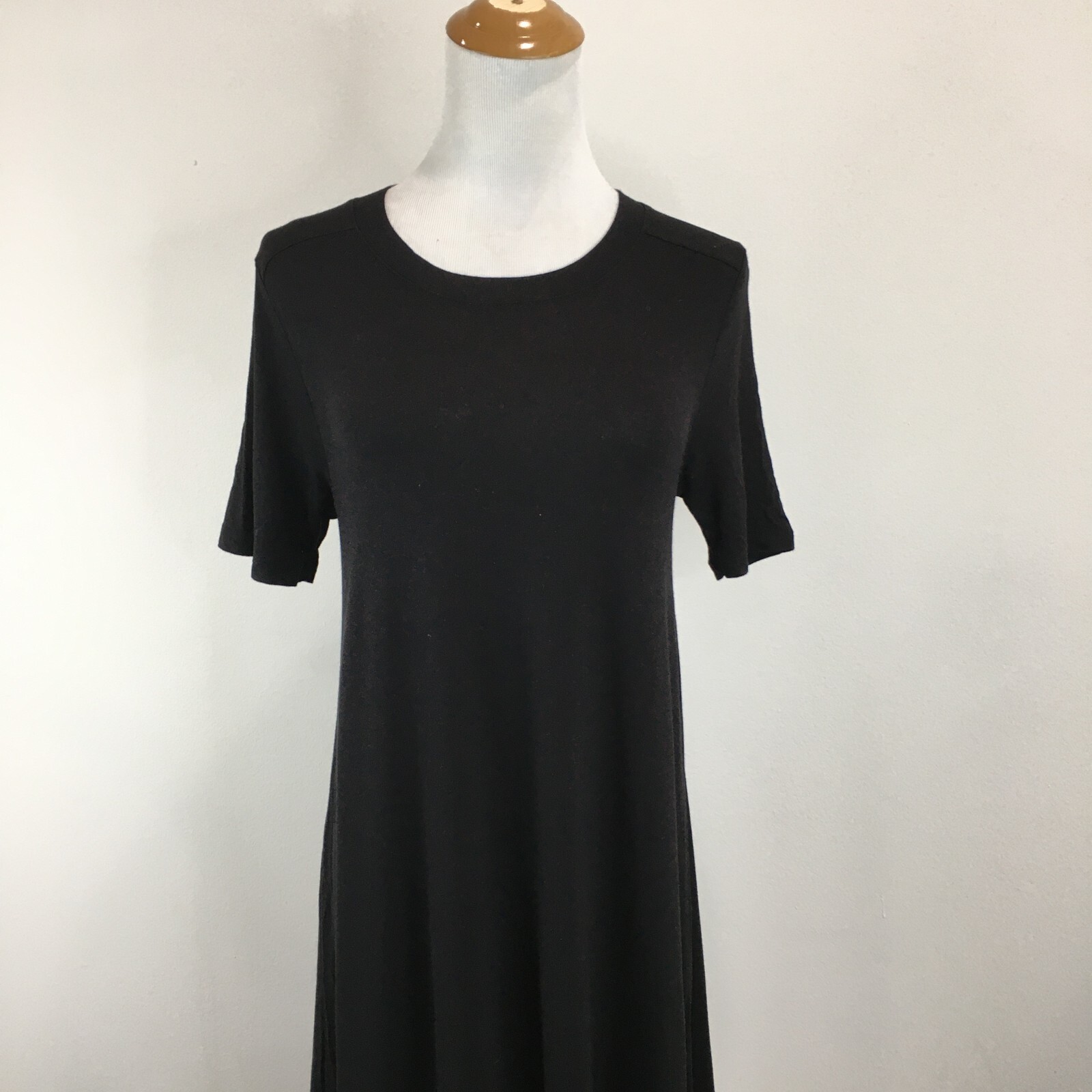 BCBGENERATION Black Short Sleeve Basic Pullover T… - image 5