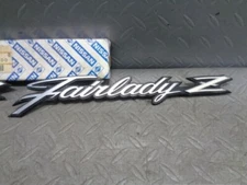 NEW GENUINE Nissan Datsun Fairlady Z Emblem for S30 240Z 63805-E4100 