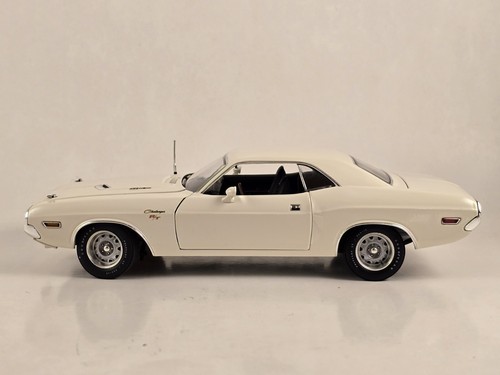 PhillyMint / ACME 1970 Dodge Challenger R/T "VANISHING POINT CAR" LE 1:24 "RARE" - Picture 9 of 18