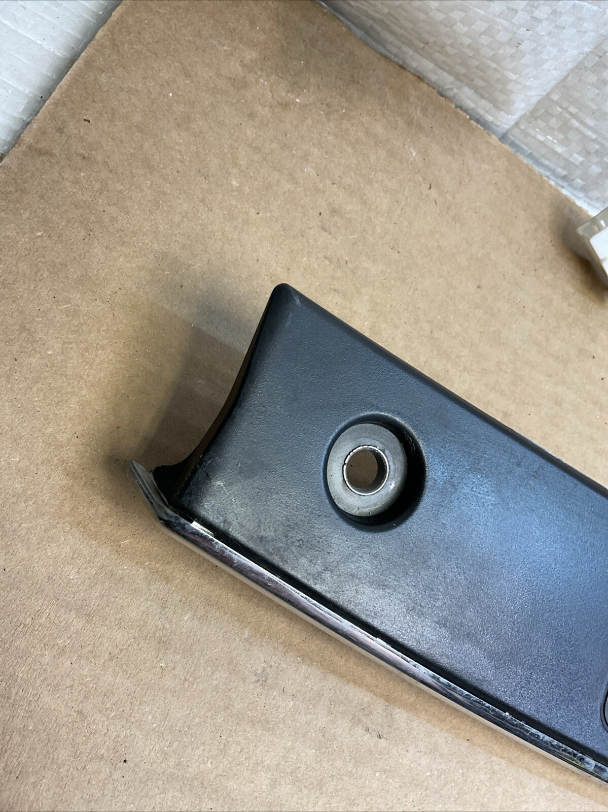 2014-2019 Maserati Quattroporte Rear Trunk Lid Grip Handle Molding Trim OEM