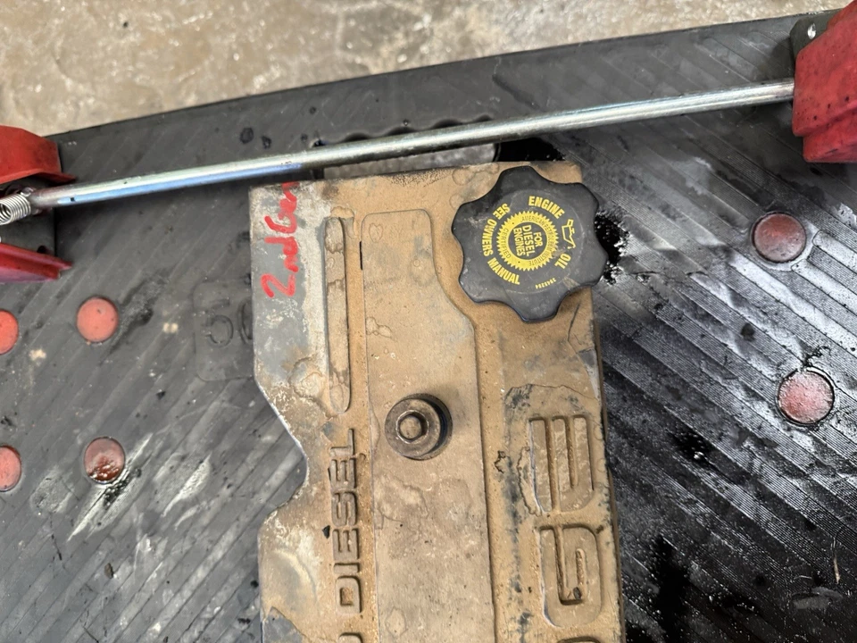 Dodge Ram 2500 3500 1998-2002 5,9 L 24 válvulas Cummins cubierta de válvula OEM Foto 3 de 4