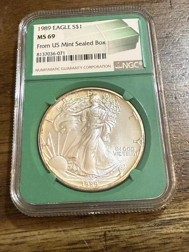 1989 EAGLE S$1 From US Mint Sealed Box NGC MS69 Green Core