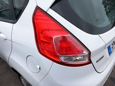 C1BB13405A RÜCKLEUCHTE AUßEN LINKS / 2511881 FÜR FORD FIESTA VI CB1, CCN 1.0 E