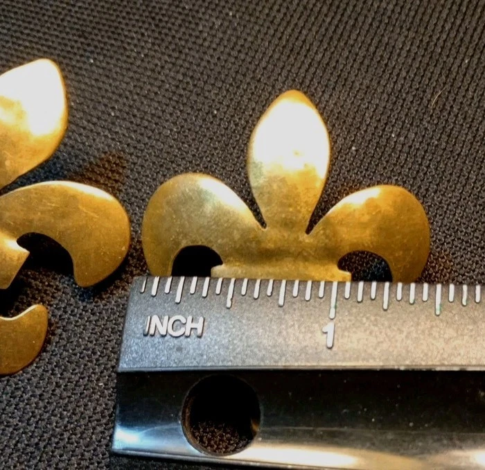 Ladies Gold Earrings For Pierced Ears Preowned  2" Tall ×  1   1/2" Long - Image 4 of 4