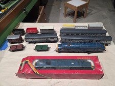 OO/HO Hornby R75I BR Loco Diesel Engines And Cars, Vintage, Made In UK 