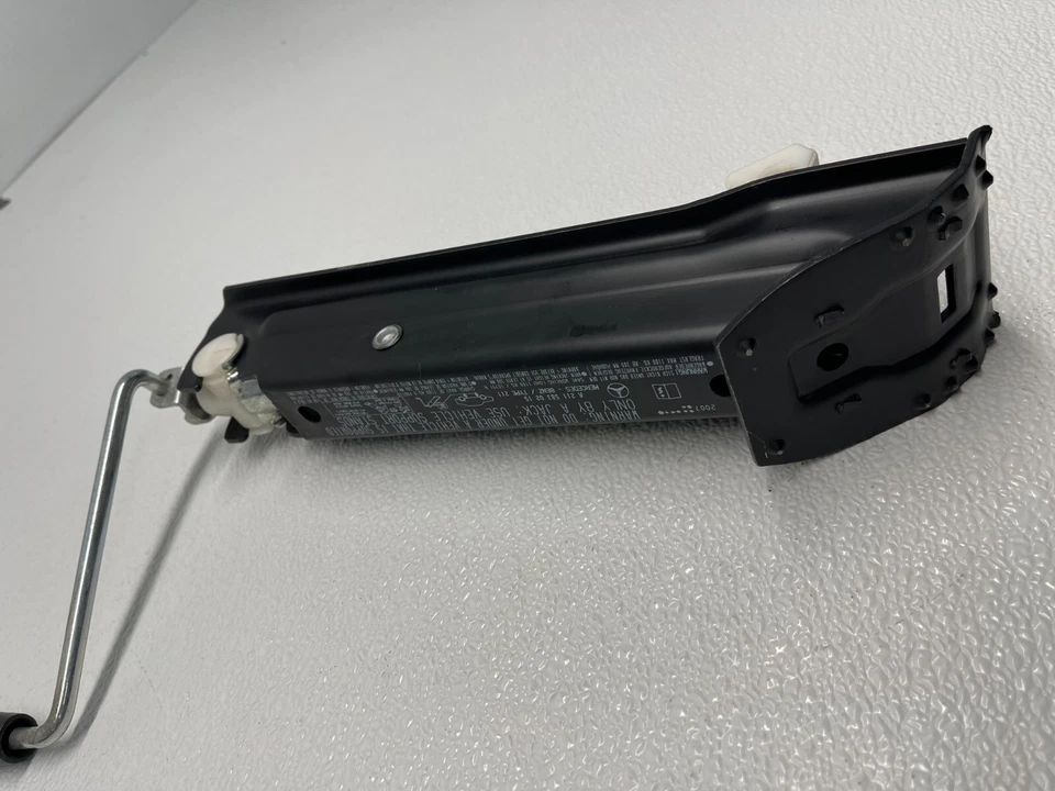 Mercedes Benz W211 E320 E550 E55 2003-2009 gato de neumático y herramientas OEM Foto 4 de 4