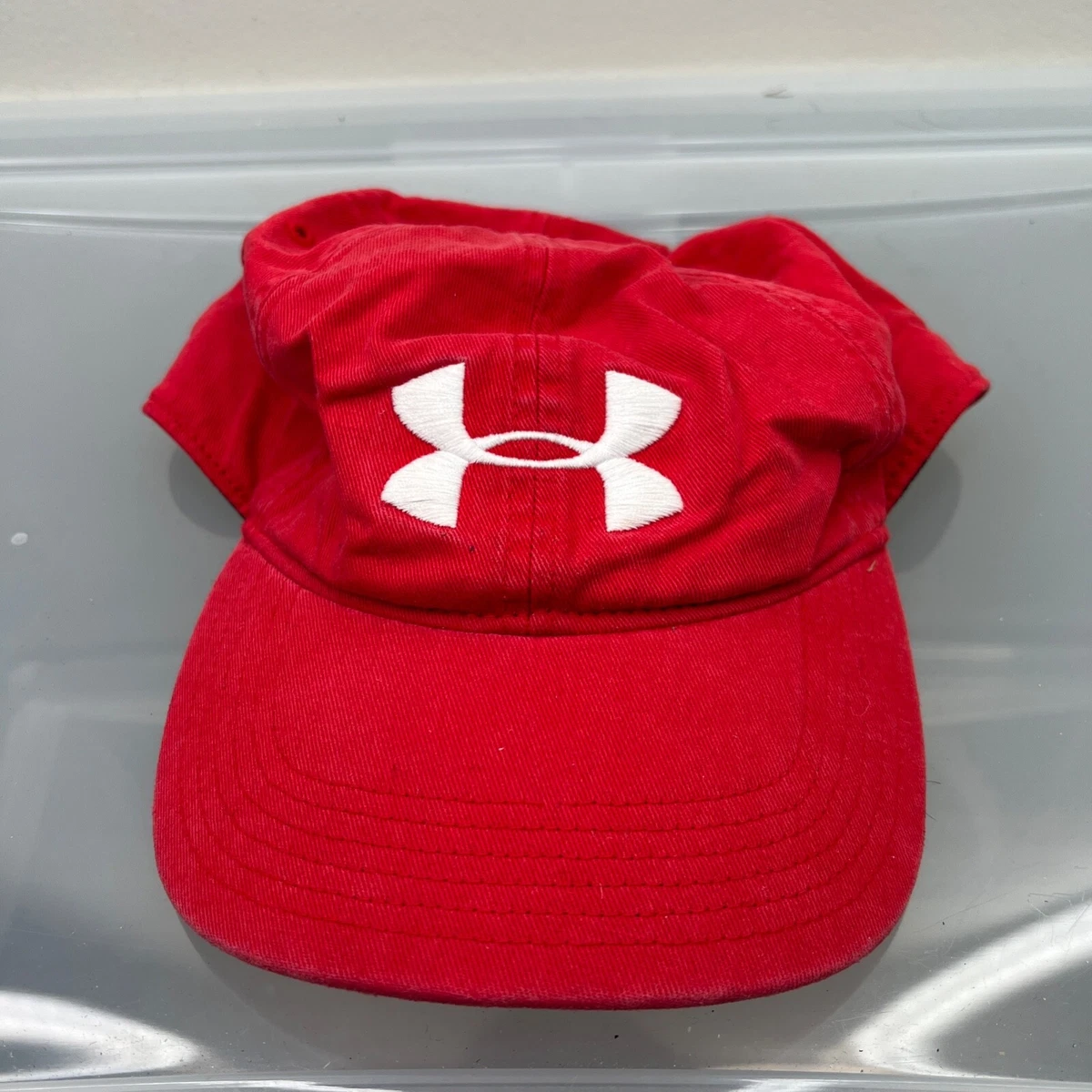 Under Armour Hat Mens Adjustable Red Strap Baseball Cap Sports Logo Cotton