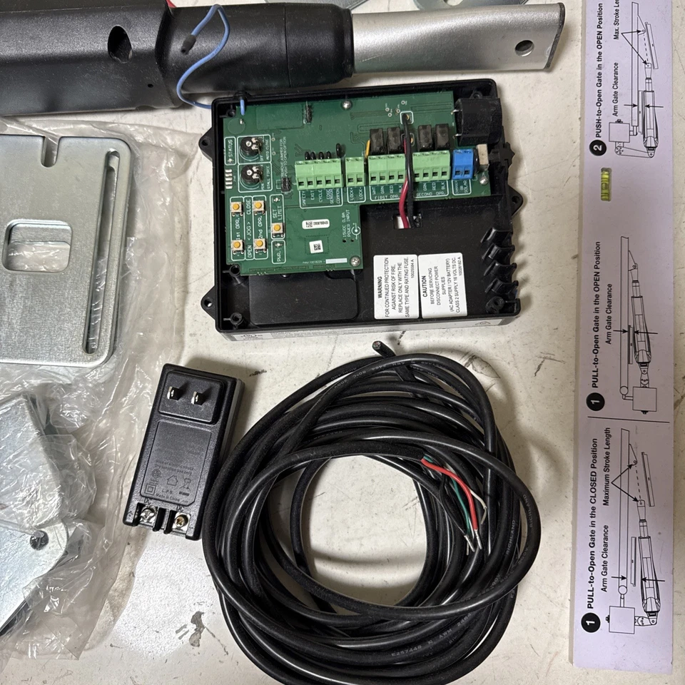 Mighty Mule MM272 Automático Solar Listo Viene con Abridor de Dos Puertas ¡¡SOLO PIEZAS!!! Foto 2 de 4