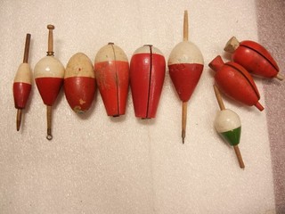 (9) VINTAGE WOOD FISHING FLOATS (BOBBERS)